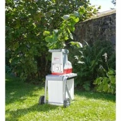 IKRA BROYEUR DE VEGETAUX 3000 Watts -Promos Broyeur de végétaux Magasin 10999070 2