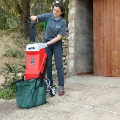 Broyeur électrique, Puissance 2500W, Capacité Coupe 45mm, Grande Trémie, 1 Sacs Dcollecte 45l, Roues Et Poignée Pour Le Transport. – Greencut GE250C 11 Broyeur électrique, Puissance 2500W, Capacité Coupe 45mm, Grande Trémie, 1 Sacs Dcollecte 45l, Roues Et Poignée Pour Le Transport. – Greencut GE250C -Promos Broyeur de végétaux Magasin 52865258 5